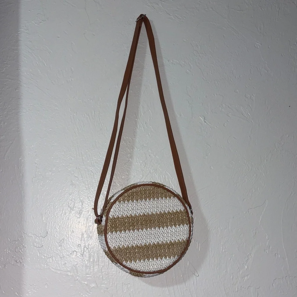 Thirty-One Tan and Cream Crossbody Bag - Picture 3 of 3